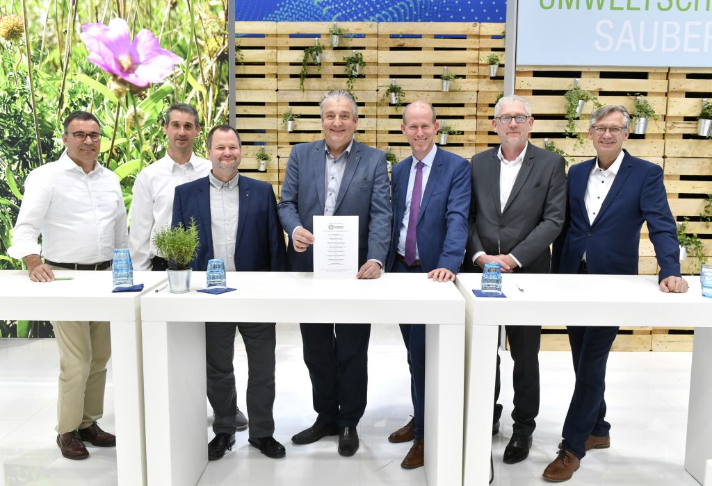 Foto von der Unterzeichnung der Vereinbarung am 1. Juni 2022 auf der IFAT 2022 in München